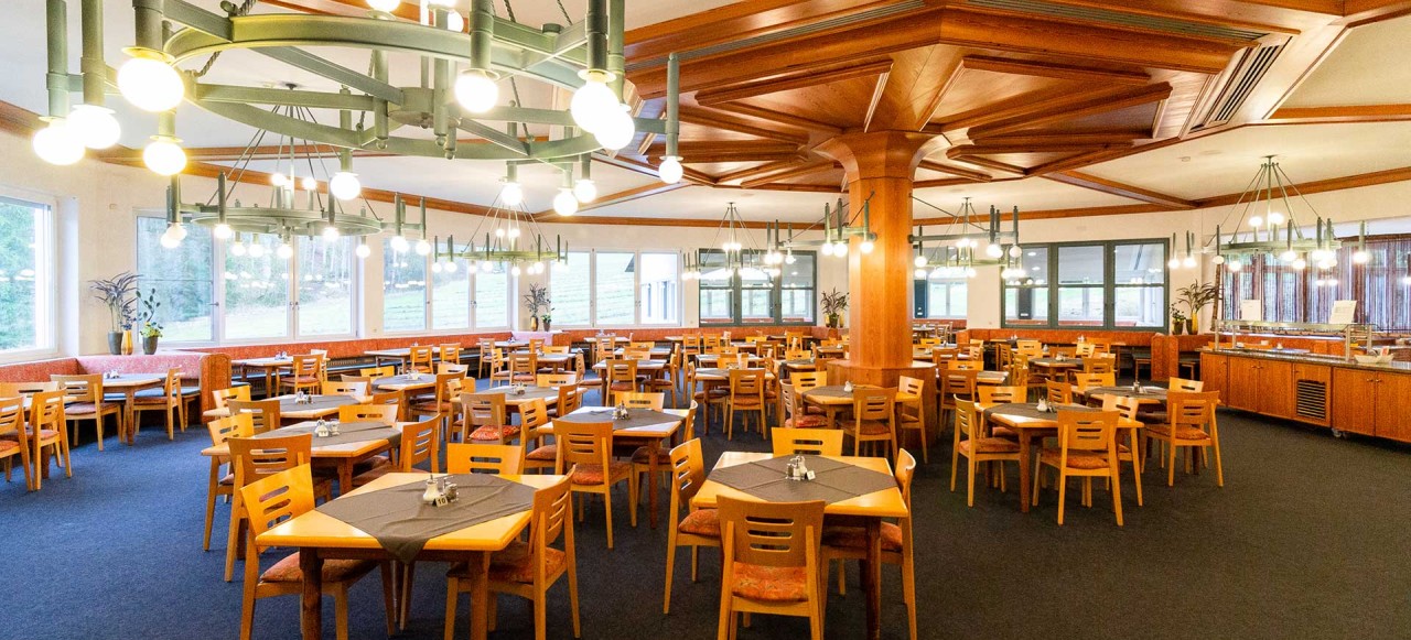 Speisesaal in der Klinik Prof. Schedel