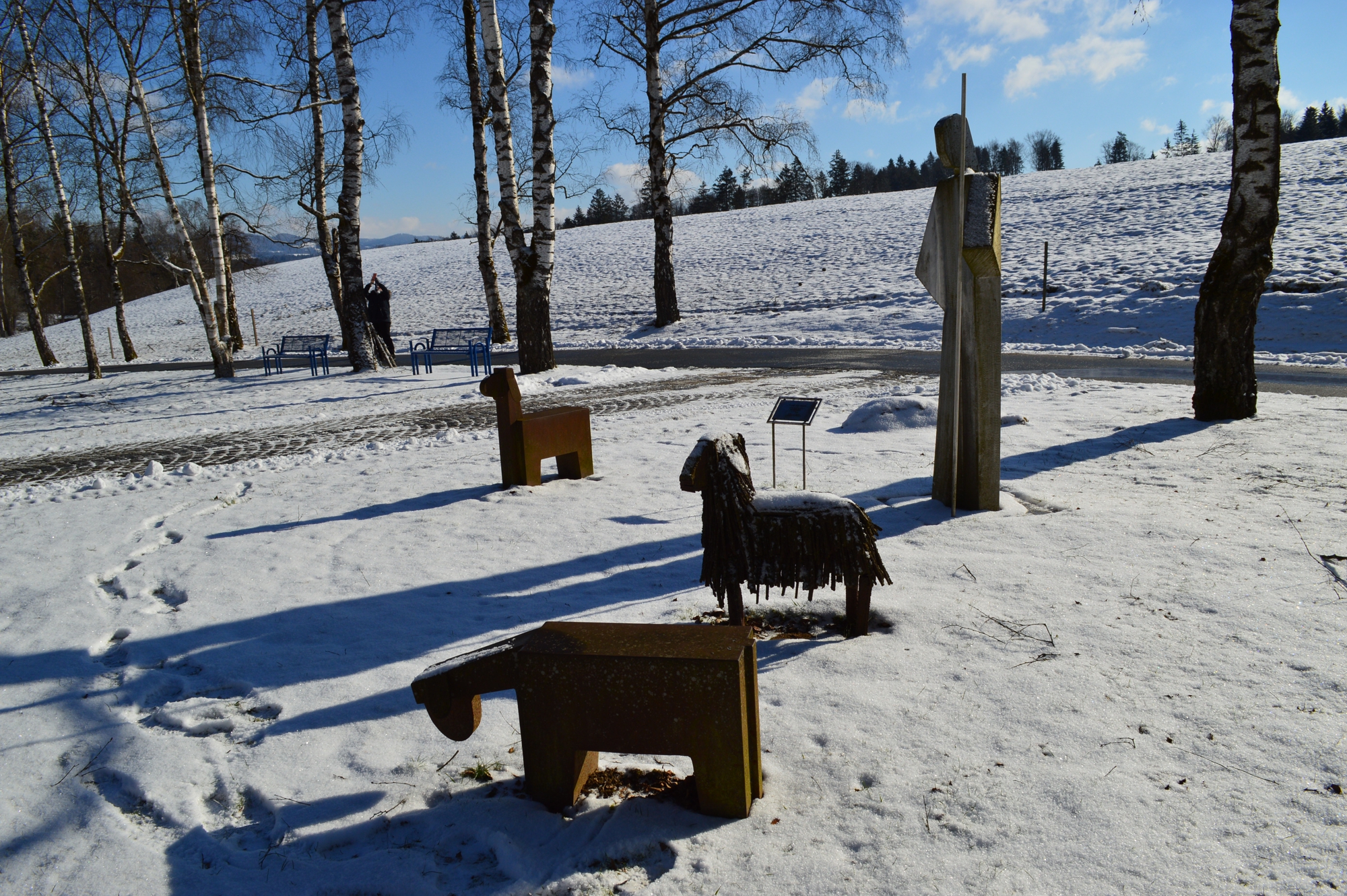 Guter Hirte Skulpturen - Park im Winter - Sich geborgen fühlen