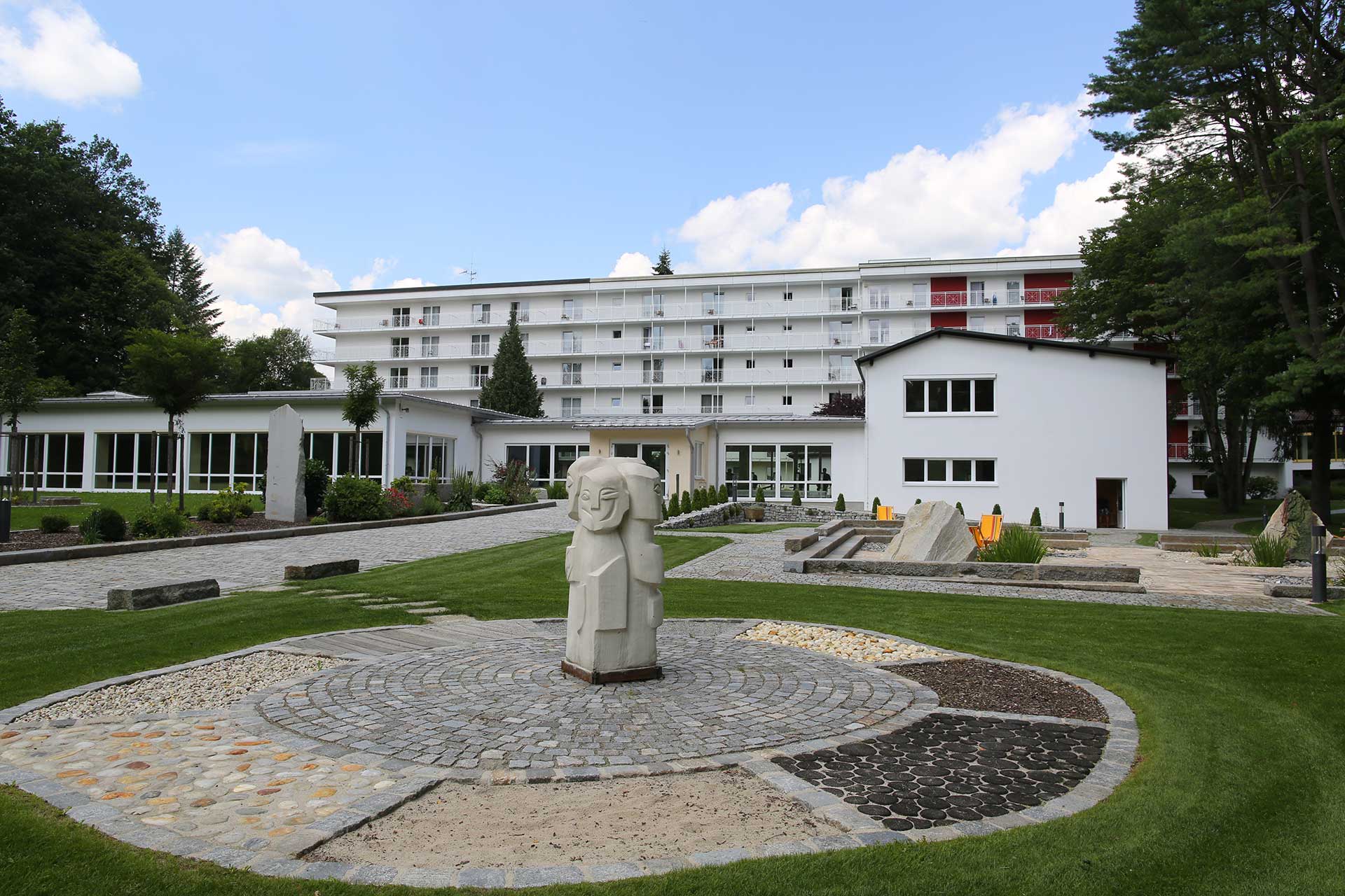 Therapiezirkel im Klinikpark - Erspüren - Achtsam sein